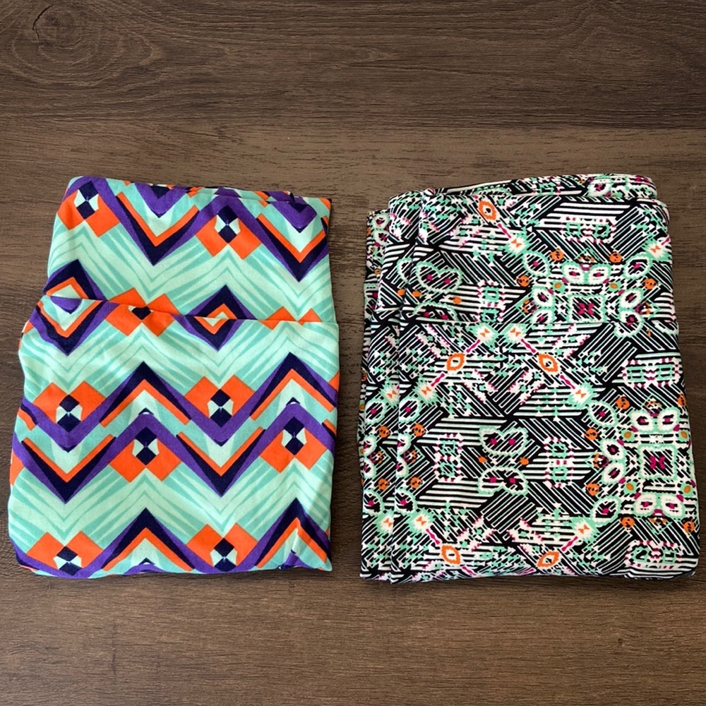 Set of 2 LuLaRoe OS One Size Women’s Leggings Mint Green Purple Orange Geometric